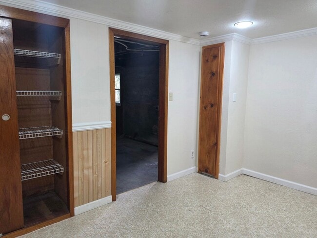 Building Photo - 2 bedroom home in West Bremerton