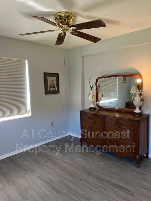 Building Photo - 4102 Heron Way