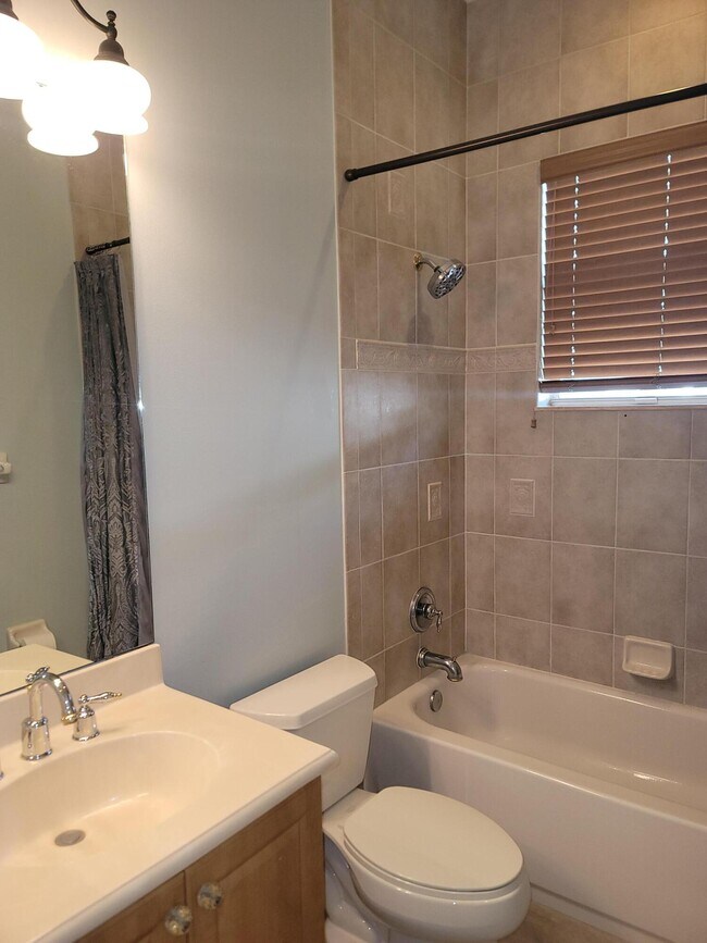 Building Photo - 9335 Plantation Estates Dr