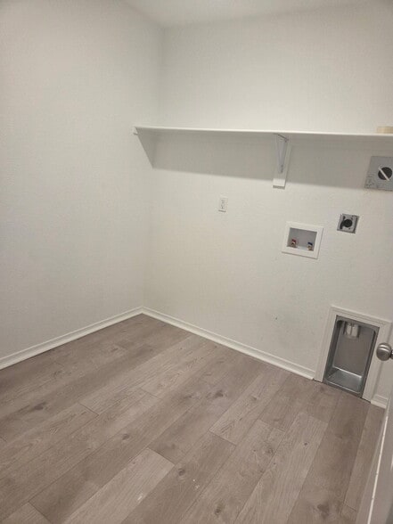 Building Photo - 8300 Fitzgerald Ln