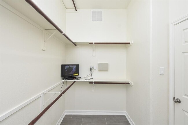 Building Photo - 21010 Kelliwood Park Ln