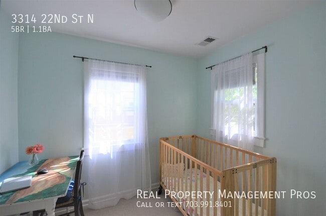 Building Photo - 3314 22nd St N