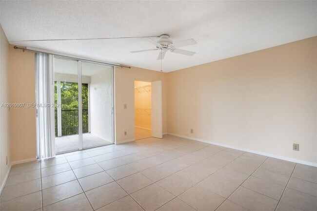 Building Photo - 260 NW 76th Ave