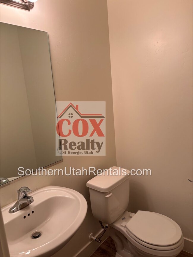 Building Photo - Wonderful Desert Canyon 4 bed | 2.5 bath |...