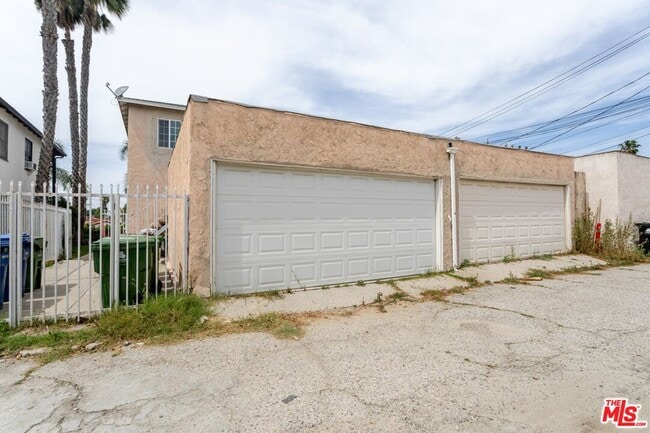 Building Photo - 1708 S Crescent Heights Blvd