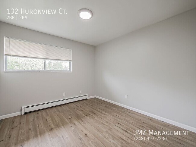 Building Photo - 132 Huronview Ct