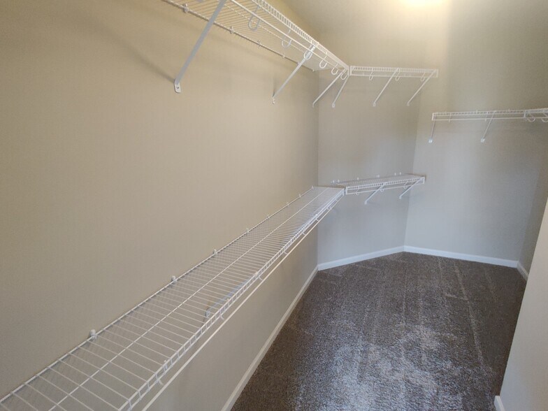 Master Closet - 3546 Kady Ave NE