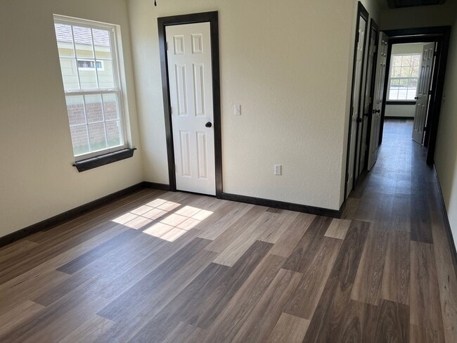 Building Photo - 2 bed 2 bath new build in 2024
