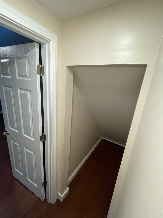 Closet - 1817 SW Cable Ave