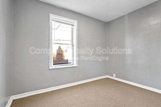 Building Photo - 3248 Delor St