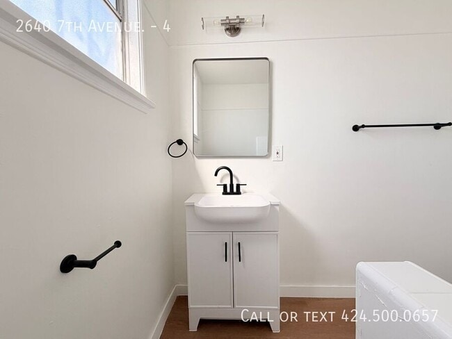 Building Photo - 2640 7th Ave