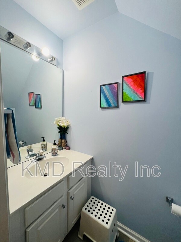 Building Photo - 3203 Mannington Dr