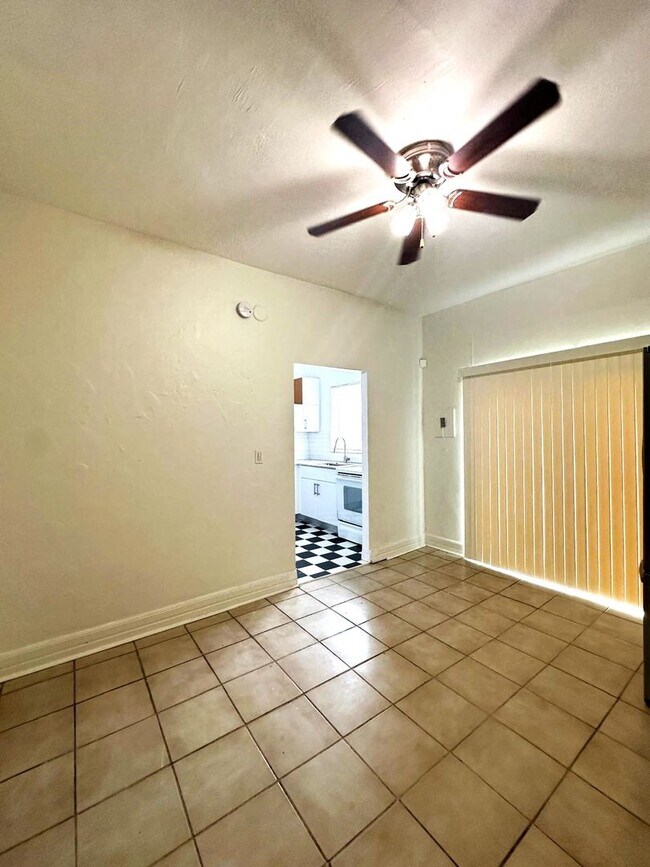 Building Photo - Huge 3 Bed House For Rent