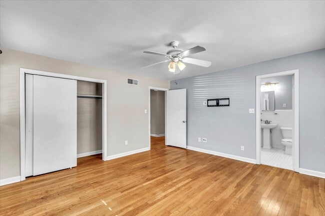 Building Photo - 317 Kensington Dr