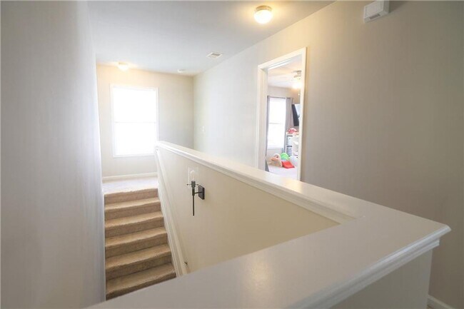 Building Photo - 175 Diamond Ridge Ave
