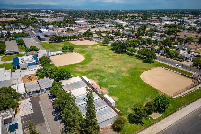 Building Photo - CUSD Home, 2BR/1BA, Modern Updates - Built...