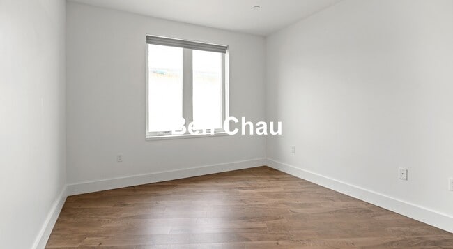 Building Photo - 26 Hichborn St