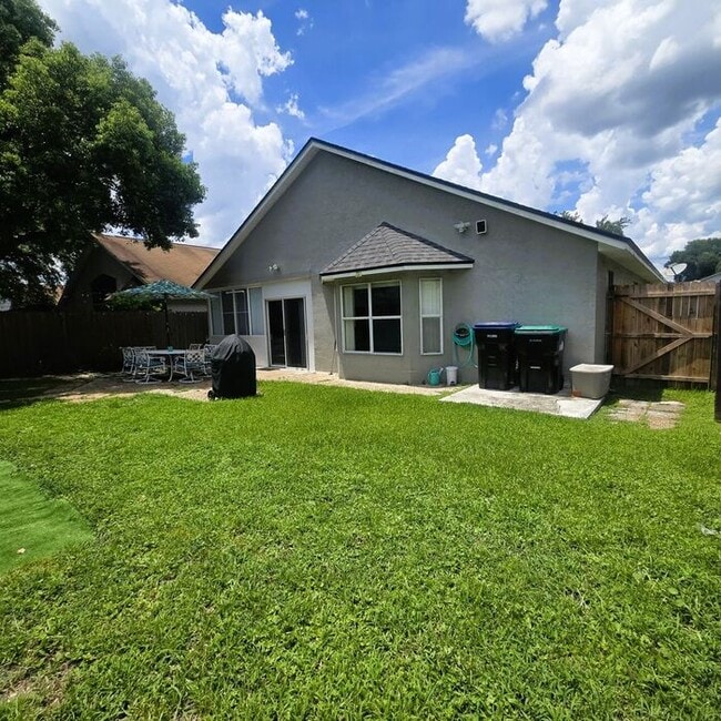 Building Photo - 3 Bdrm 2 Bath With Office in Waterford Lak...