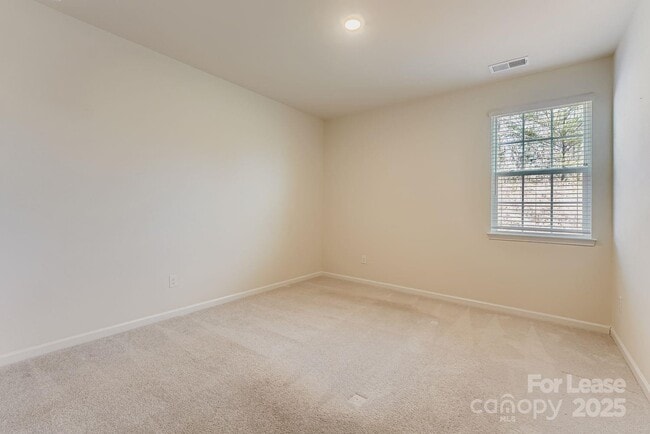 Building Photo - 398 Kennerly Center Dr