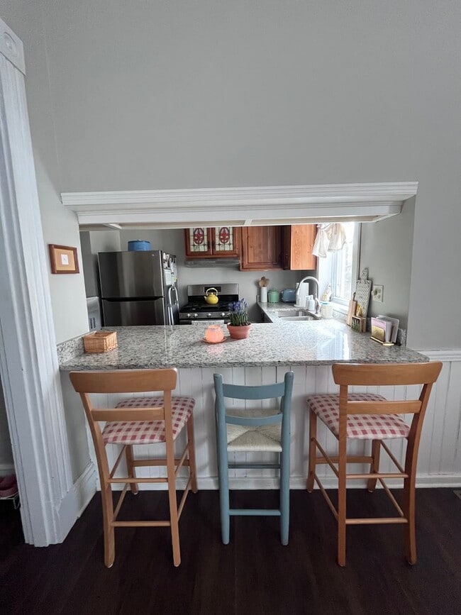 Building Photo - 5 N Harvie St