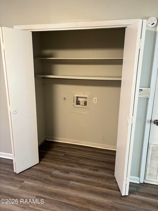 Building Photo - 108 Cantal Dr