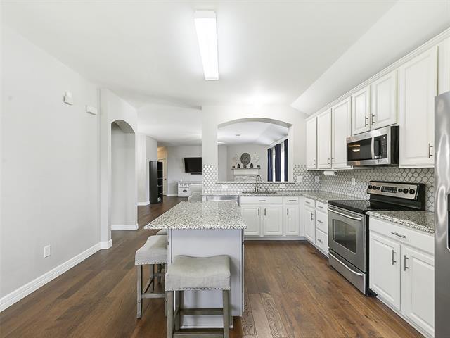 Building Photo - 2100 Del Mar Ct