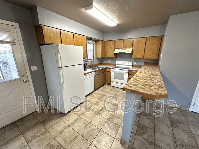 Building Photo - 1749 W 1020 N