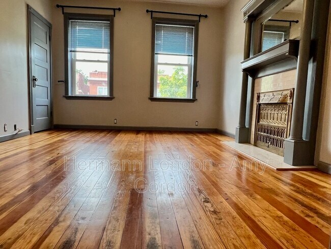 Building Photo - 3912 Flad Ave