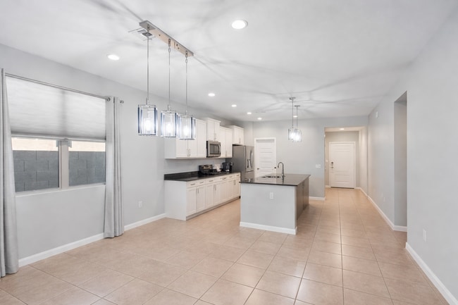 Building Photo - 272 W Satinka Dr