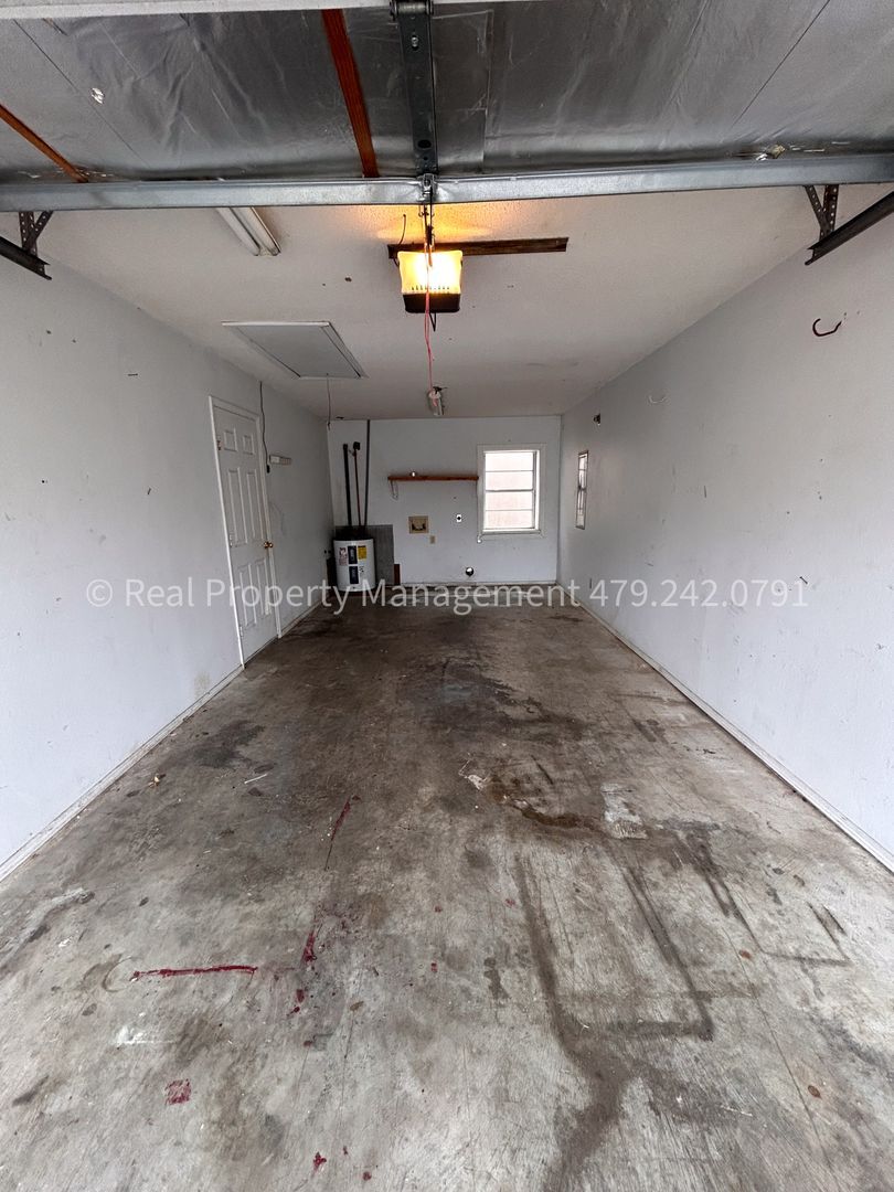 Building Photo - 80 Grand View Dr