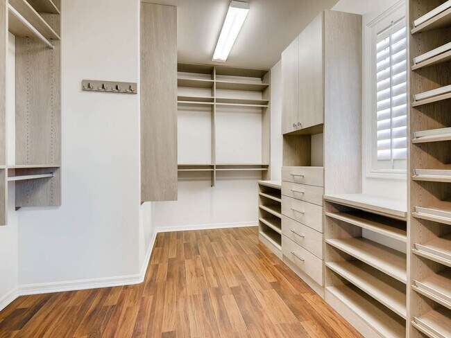 Building Photo - LUXURIOUS UPGRADED HOME IN A GATED SUMMERLIN AREA!!HOUSE HAS POOL AND SPA AND PATIO COVERED BACKY...