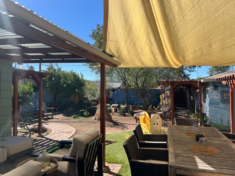 Building Photo - 2232 N Evergreen St