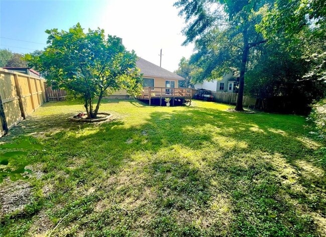 Building Photo - 1811 Tickner St