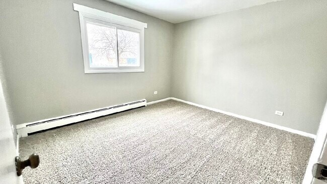 Building Photo - 1355 Abbott Dr