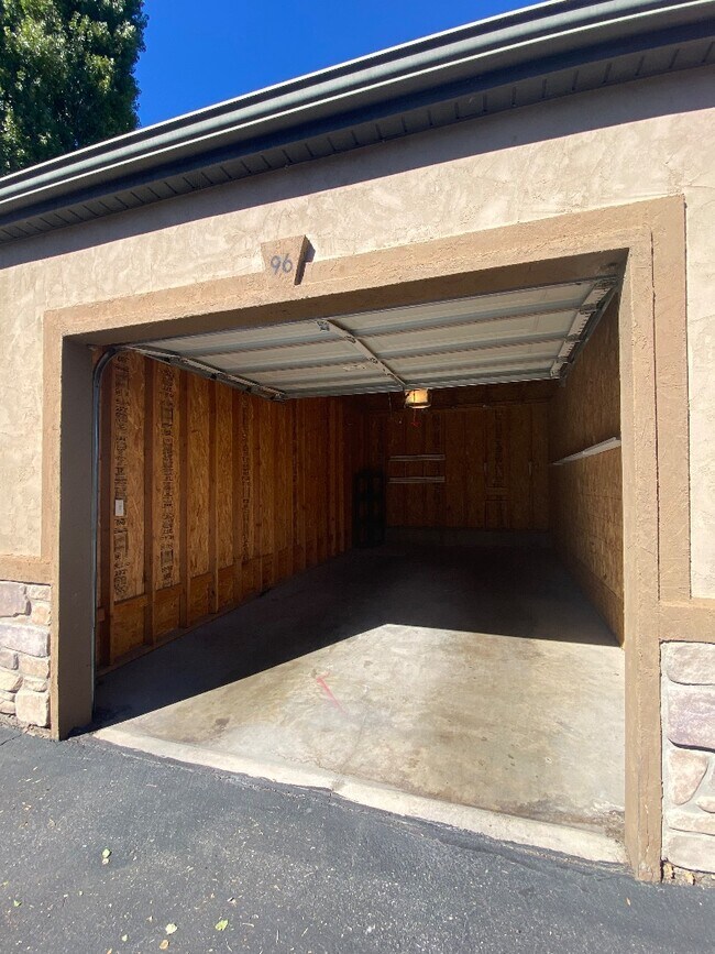 Building Photo - 581 S 2220 W