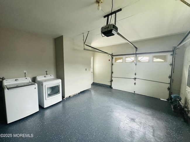 Building Photo - 24 Liberta Dr