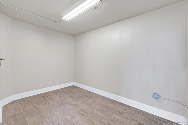 Building Photo - 3363 E Commerce St