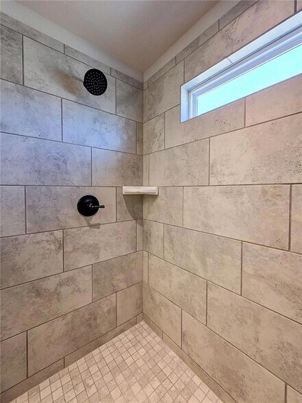 Building Photo - 3517 Iron Hearth Bnd