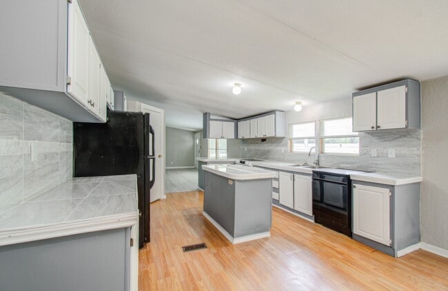 Building Photo - 16307 Antelope Ln
