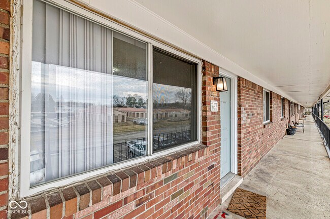 Building Photo - 10301 Medallion Dr