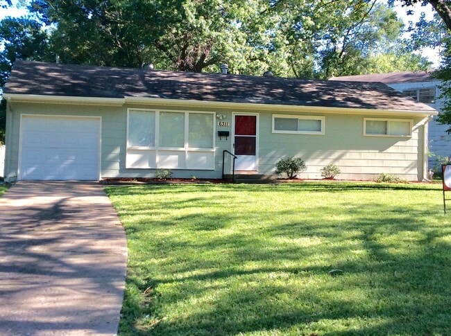 Primary Photo - Beautifully redone 3 bedroom home in Grand...