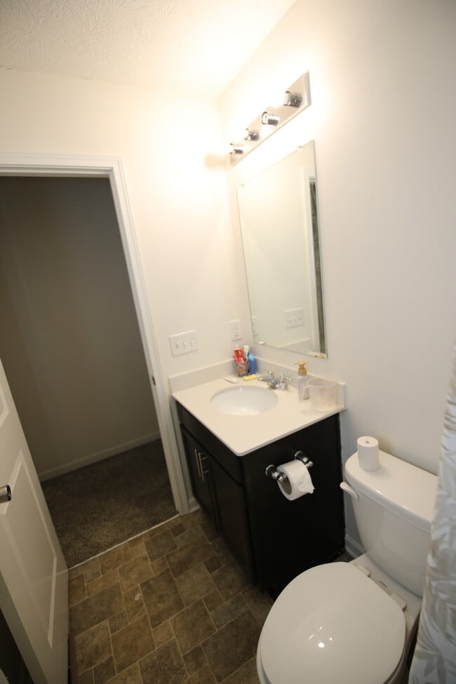 Building Photo - 216 Old Bay Dr