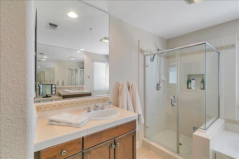 MBA Dual Vanities - 1504 Pear Tree Ln