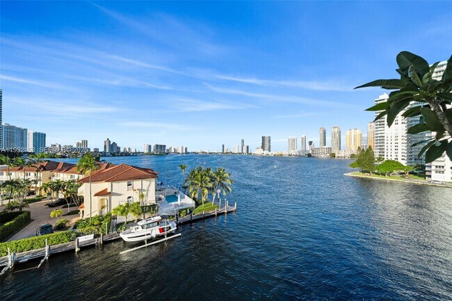 Building Photo - 4000 NE 170th St