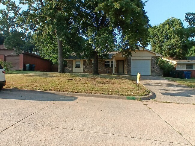 Primary Photo - Wonderful Kitchen & New flooring! FIRST FU...