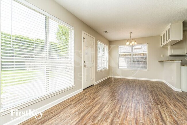 Building Photo - 7801 Park Ln