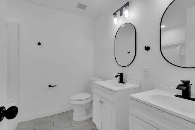 Building Photo - 6124 Sundown Dr