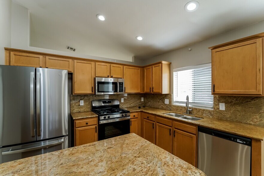 Building Photo - 5861 W Agave Bloom Ln