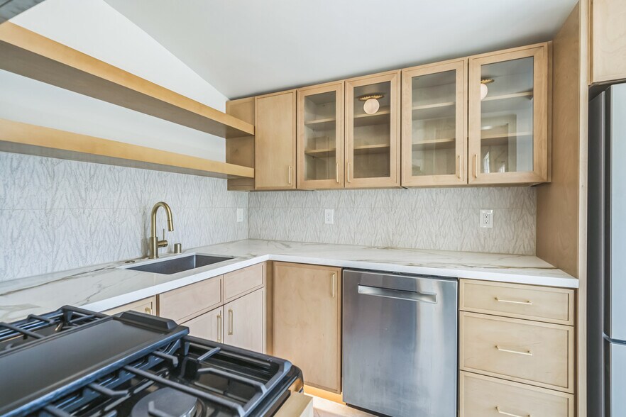 Building Photo - 937 Las Juntas St