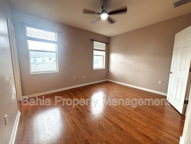 Building Photo - 14120 Oakham St